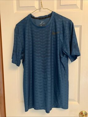 Nike Men's Blue Short-Sleeve Dri-FIT Tee